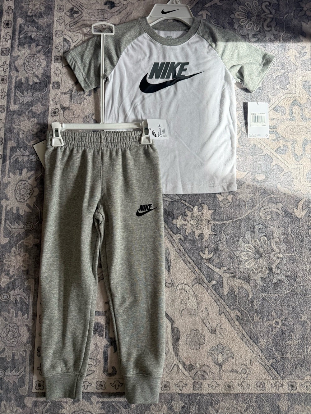 Nike boys size 5 matching set new with tag